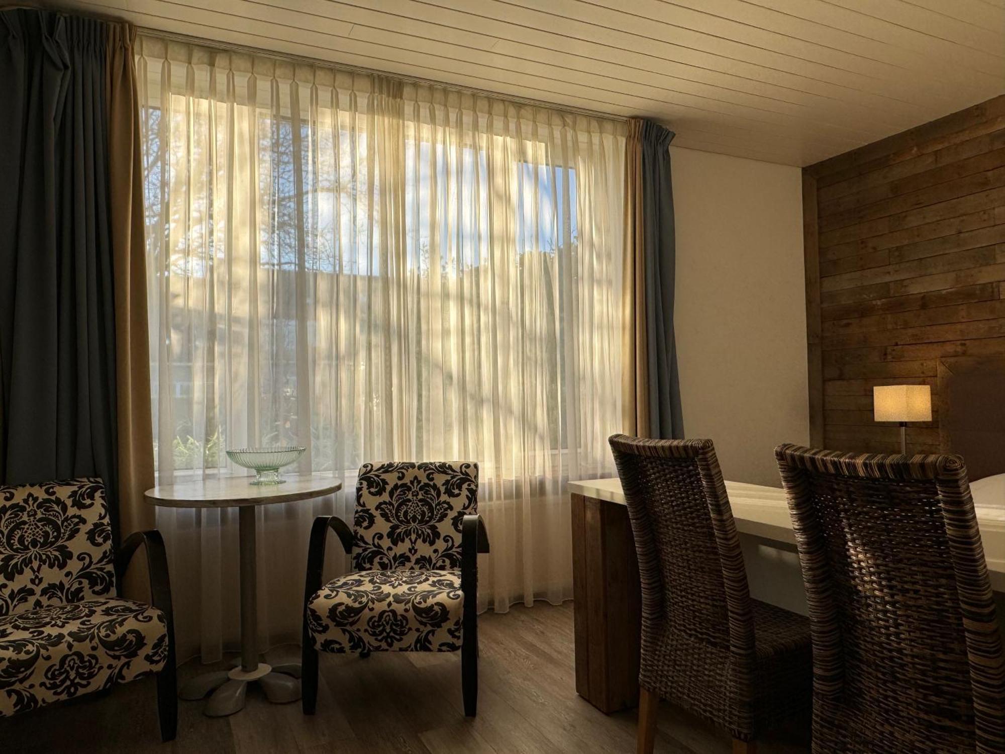 Hotel Kijkduin Домбург Экстерьер фото